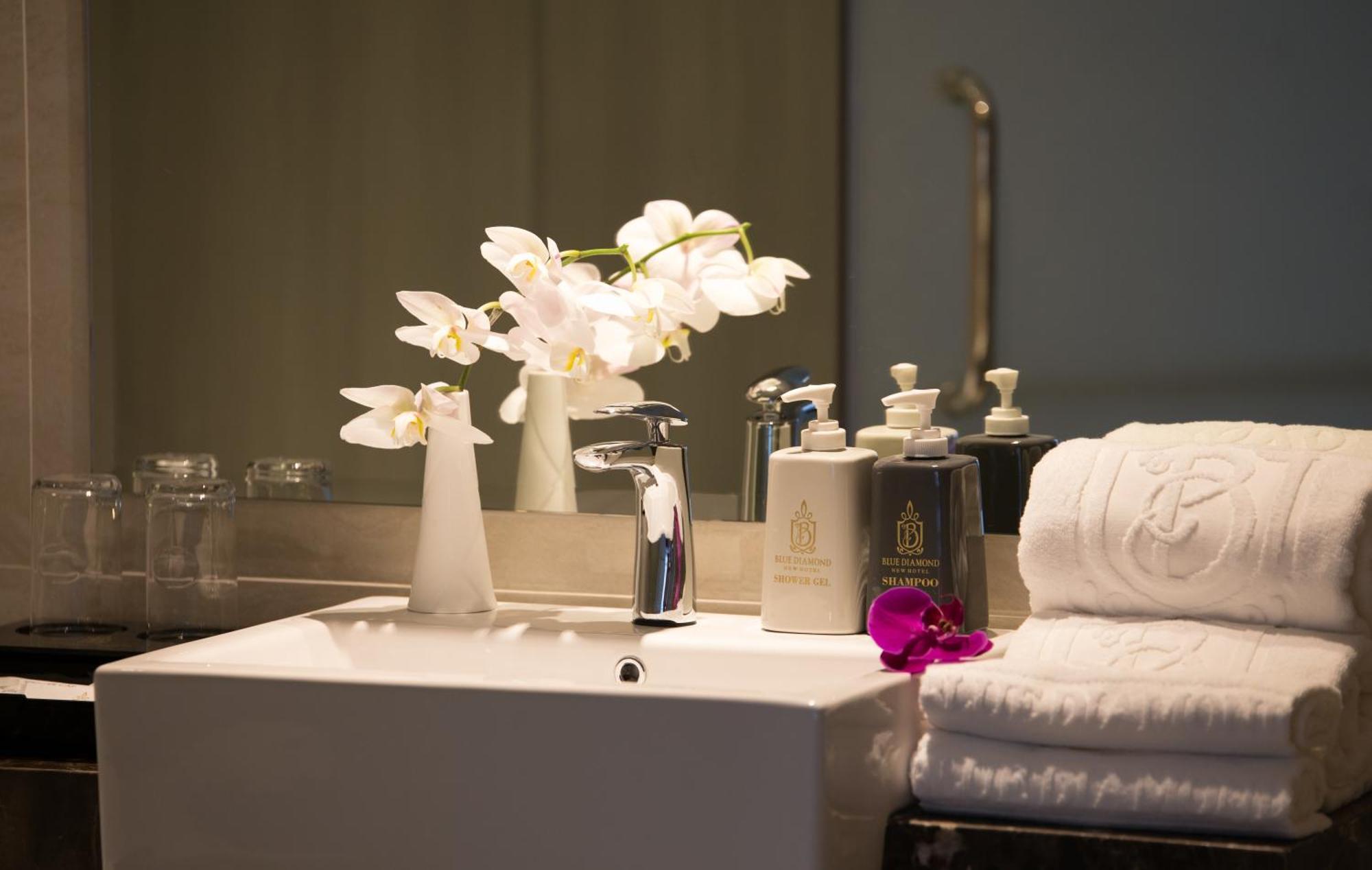 Nicecy Suite Hotel & Spa TP. Hồ Chí Minh Ngoại thất bức ảnh